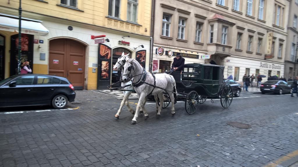 The Old Town'S Apartment Prag Exteriör bild